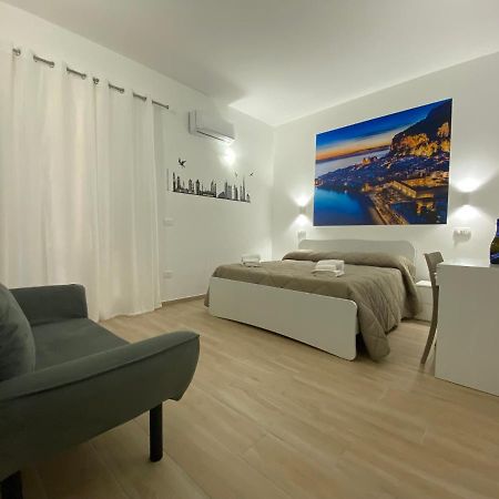 IN CENTRO ROOMS Vicino Cefalù Campofelice Di Roccella Exterior foto