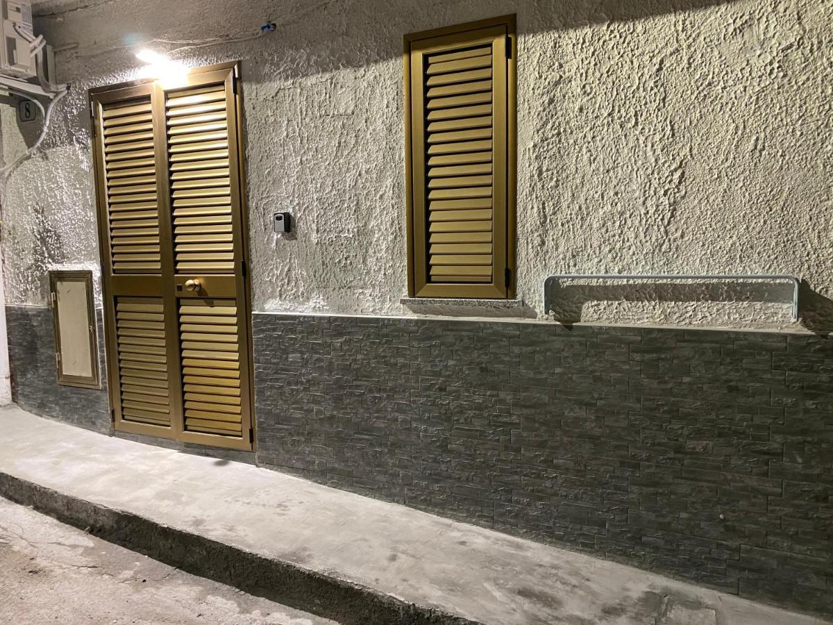 IN CENTRO ROOMS Vicino Cefalù Campofelice Di Roccella Exterior foto