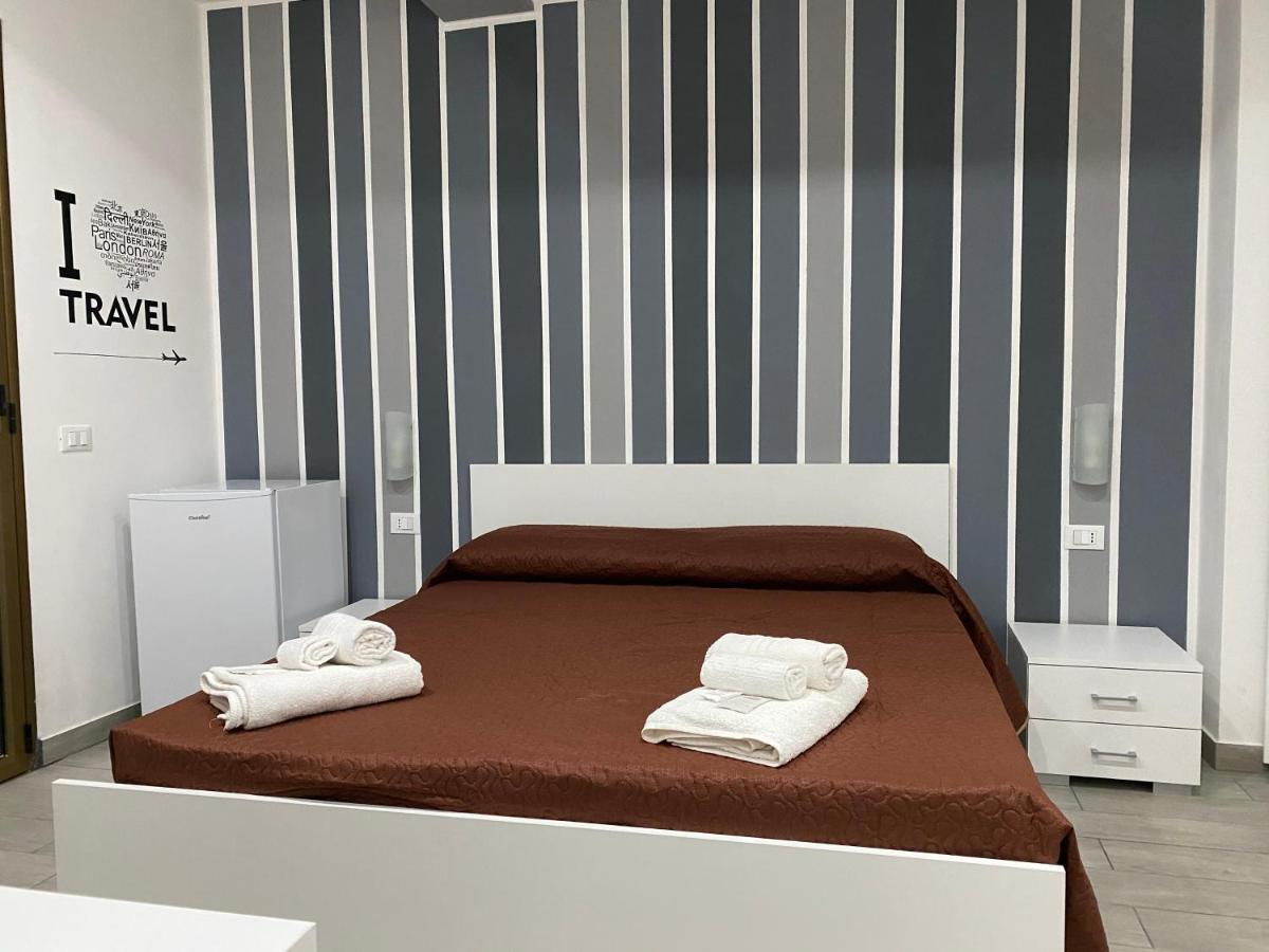 IN CENTRO ROOMS Vicino Cefalù Campofelice Di Roccella Exterior foto