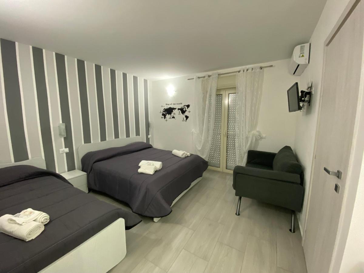 IN CENTRO ROOMS Vicino Cefalù Campofelice Di Roccella Exterior foto