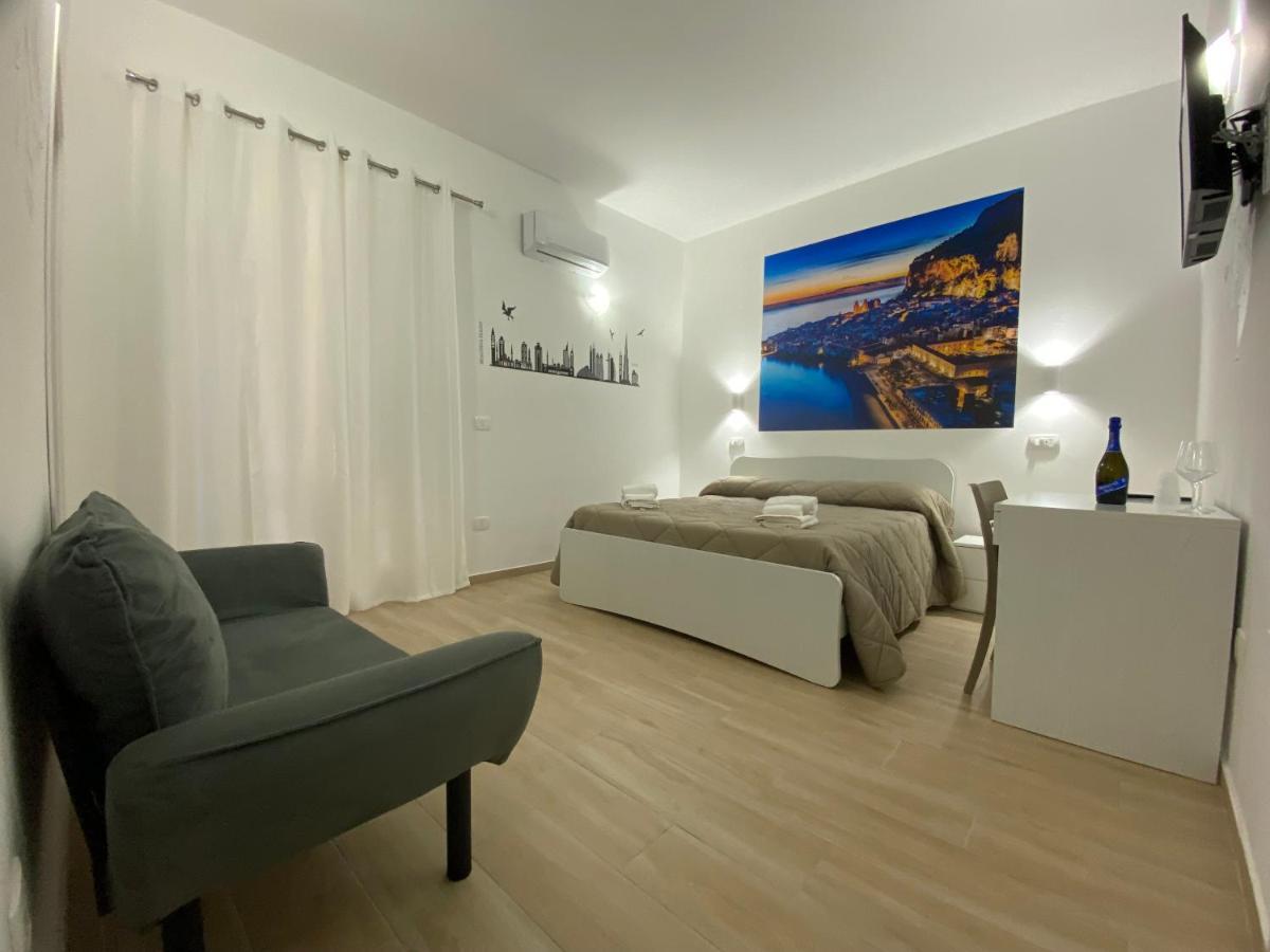 IN CENTRO ROOMS Vicino Cefalù Campofelice Di Roccella Exterior foto