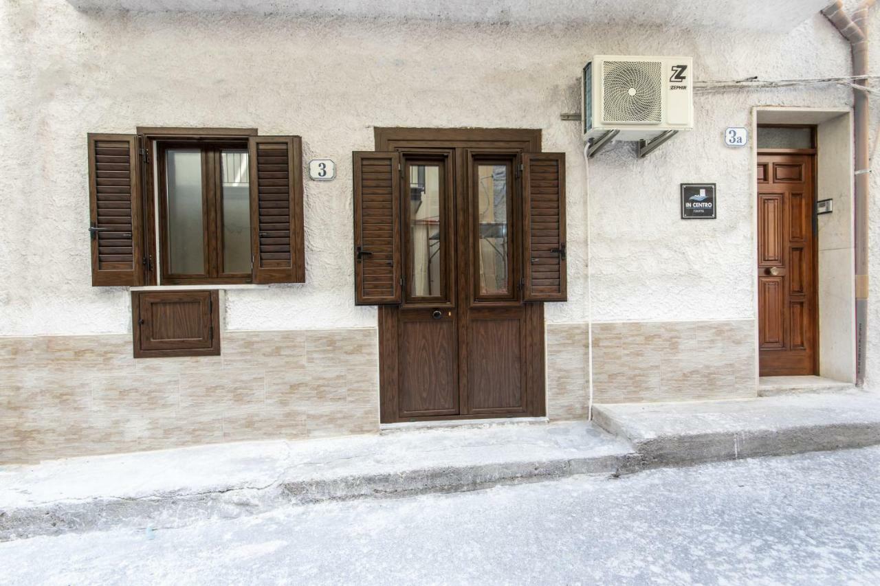 IN CENTRO ROOMS Vicino Cefalù Campofelice Di Roccella Exterior foto