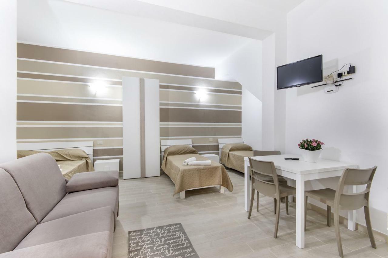 IN CENTRO ROOMS Vicino Cefalù Campofelice Di Roccella Exterior foto