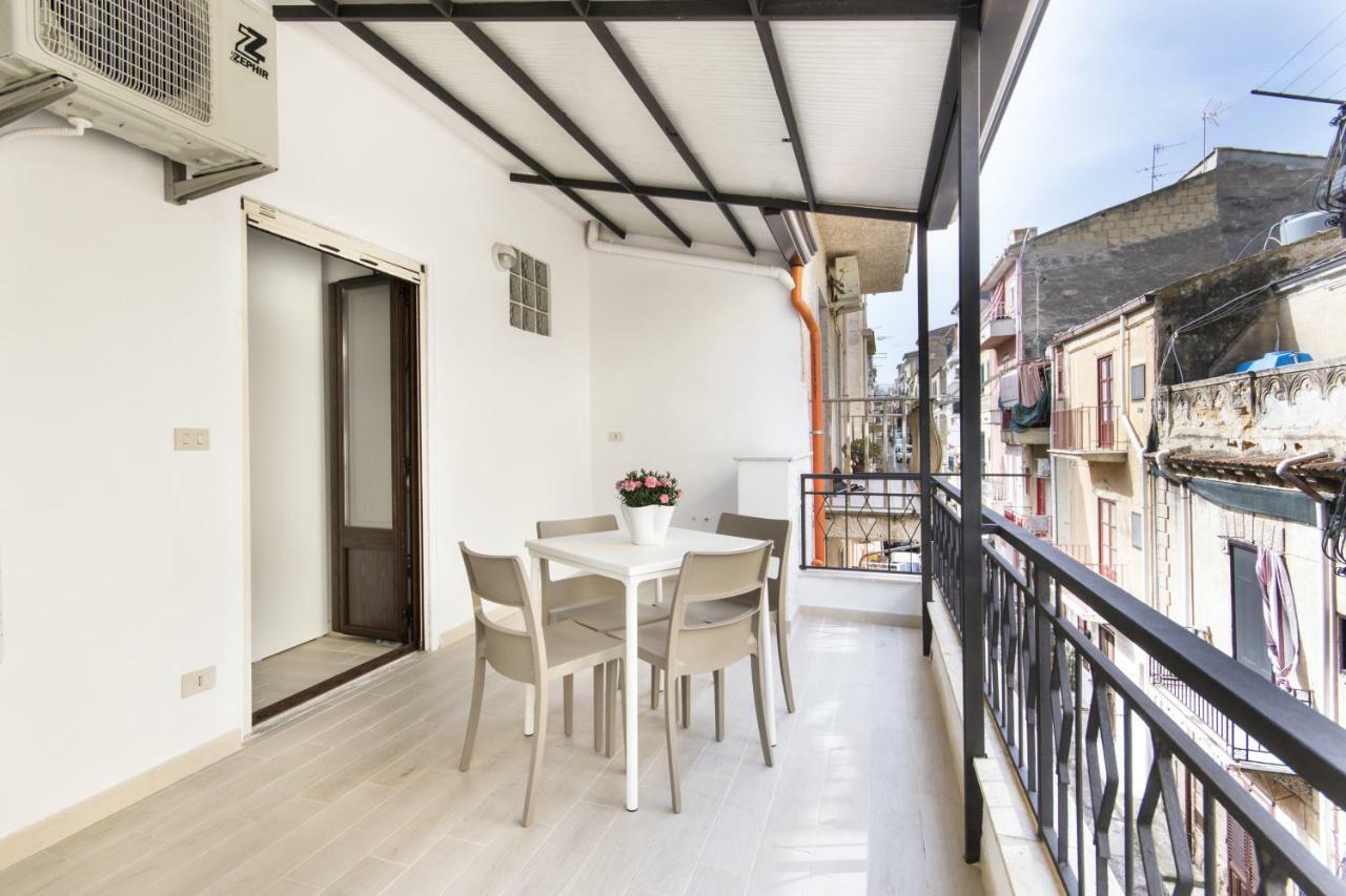 IN CENTRO ROOMS Vicino Cefalù Campofelice Di Roccella Exterior foto
