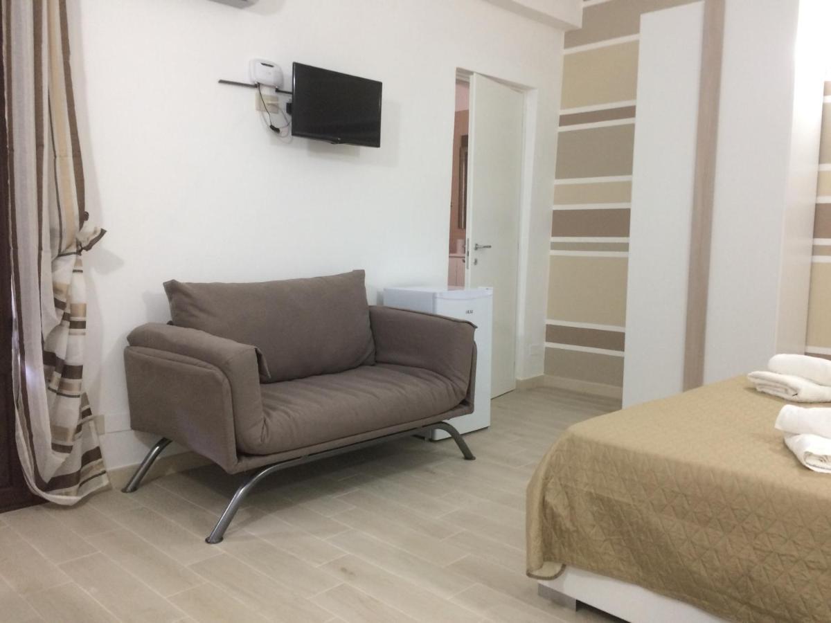 IN CENTRO ROOMS Vicino Cefalù Campofelice Di Roccella Exterior foto